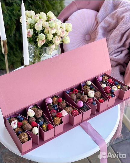 Коробка мама с клубникой в шоколаде