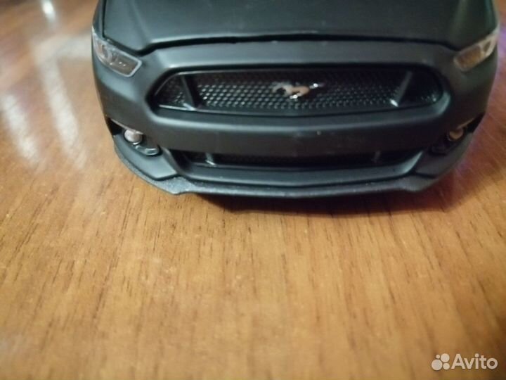 Модель 1:24 Ford Mustang GT 2015 г. в. (Welly)