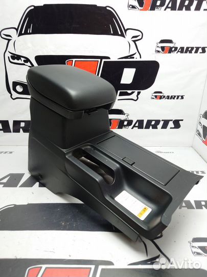 Подлокотник Suzuki Grand Vitara II (2005—2008)