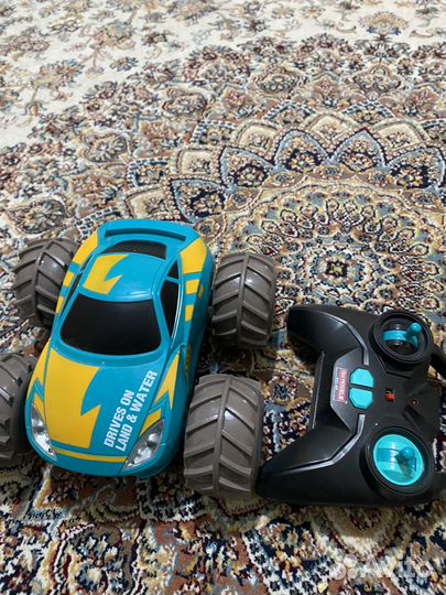 Машина радио управление на пульте