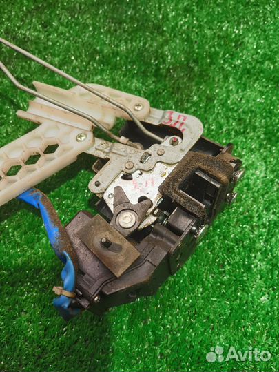 Замок задней двери kia cerato