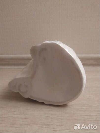 Статуэтка белый кот