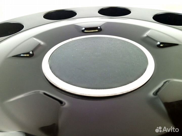 Колпаки 22.5 закрытые с ободком из нержавейки