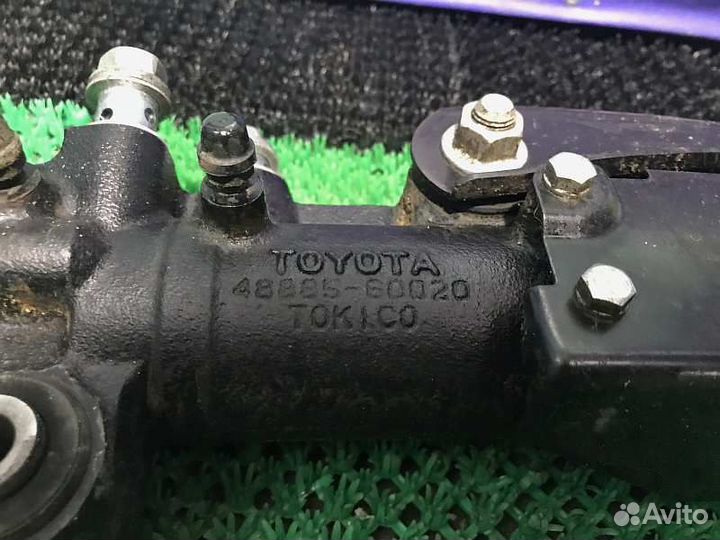 Цилиндр стабилизатора задний Toyota Land Cruiser