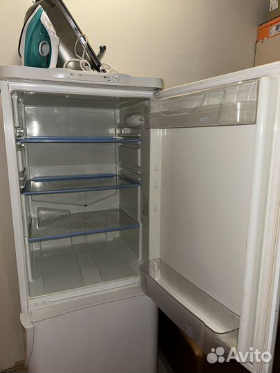 Холодильник indesit на запчасти