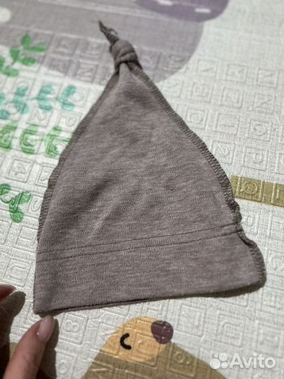 Милая шапочка для новорожденного