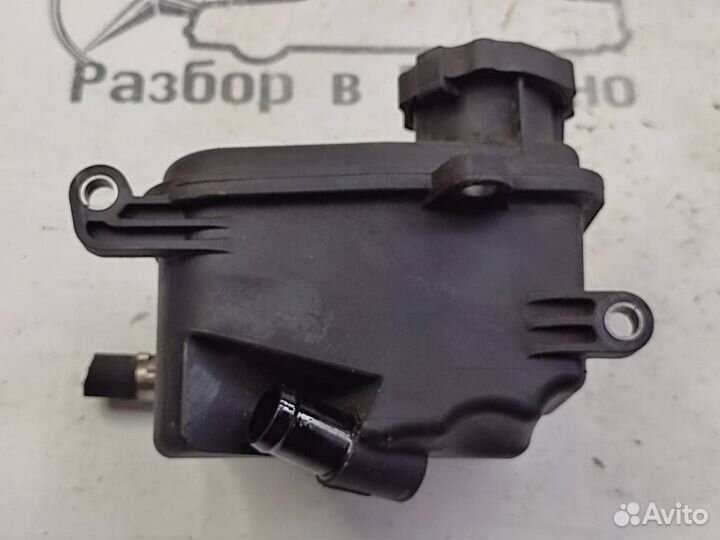 Бачок гура w204 C-class 271.820