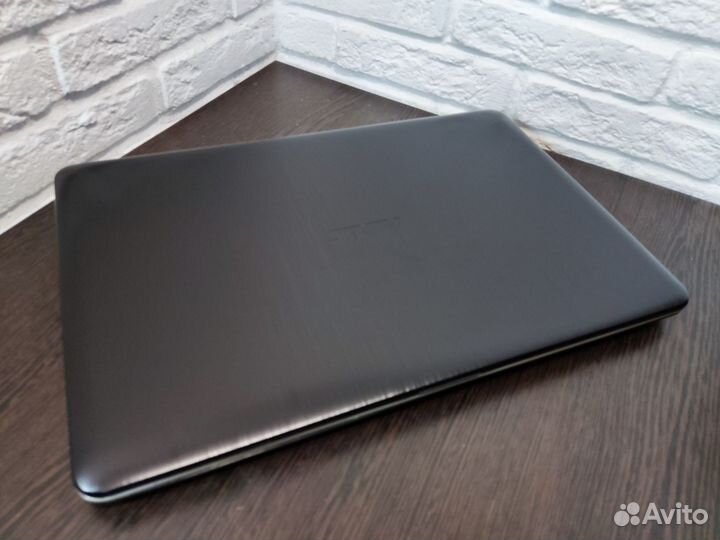 Asus N5000 2.6Ггц/озу 8гб DDR4/MX 110 gddr5/SSD