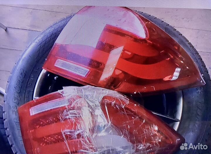 Задние фары Тойота Хайлендер (2010-2013)