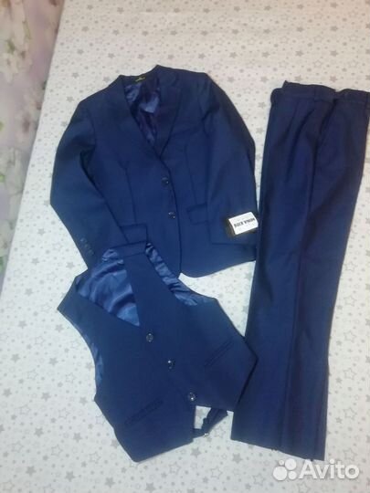 Костюм 122-128 новый