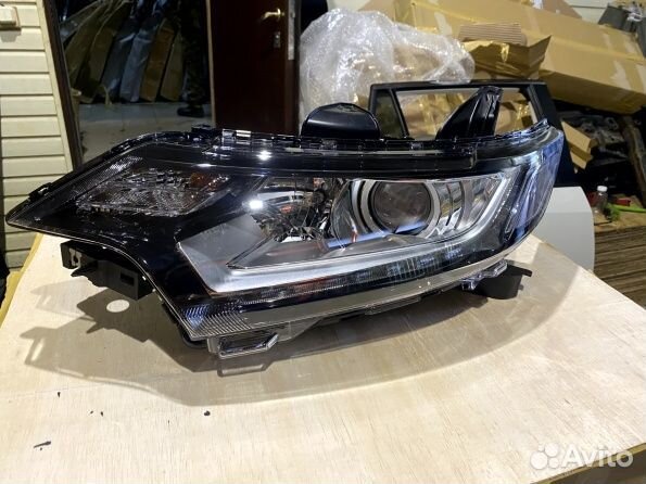 Фара Mitsubishi Outlander 3 левая галоген