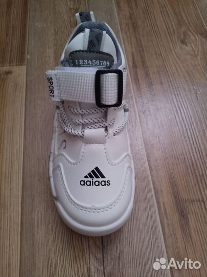 Кроссовки детские