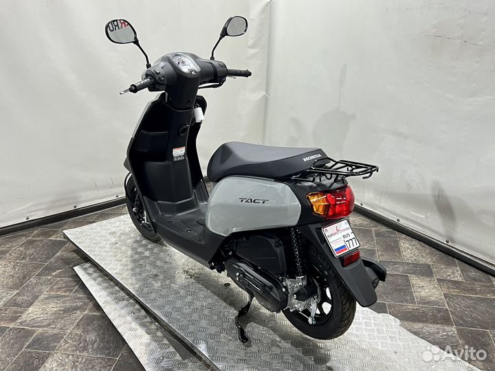 Скутер Honda Tact
