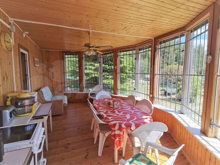 Дом 265,9 м² на участке 23,5 сот.