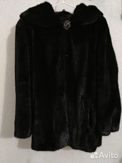 Норковый полушубок с капюшоном