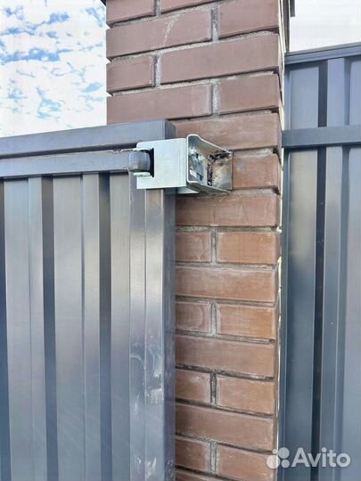 Откатные ворота и забор
