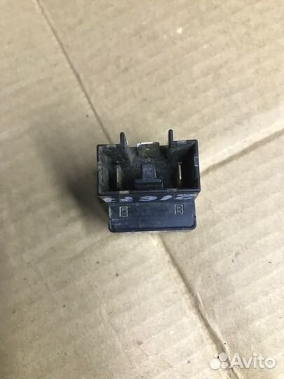 Реле поворота Toyota Dyna LY61 3L 2000