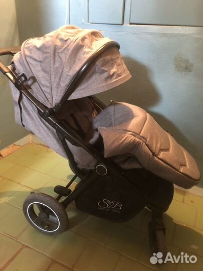 Прогулочная коляска