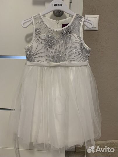 Платье праздничное на девочку 110 см