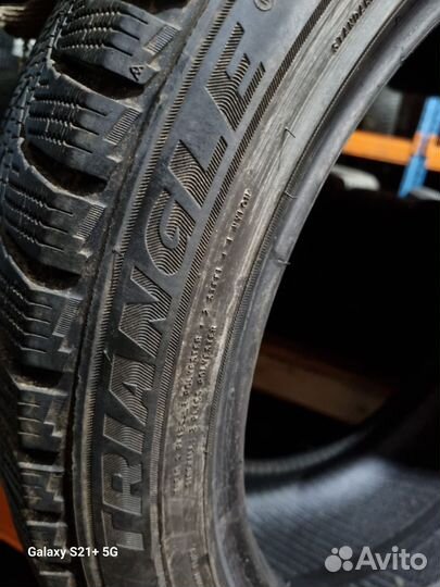 Triangle PL01 235/45 R18 98R