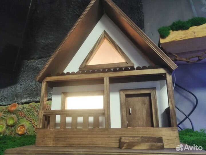 Домик-ночник, сундучек (для свадебных конвертов.)