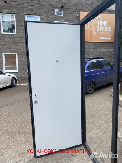 Входная дверь в квартиру с установкой