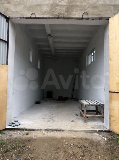 Гараж, > 30 м²