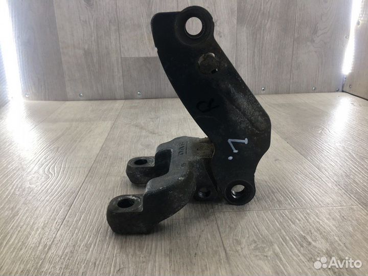 Кронштейн крепления торсиона левый Daf Xf106 2018