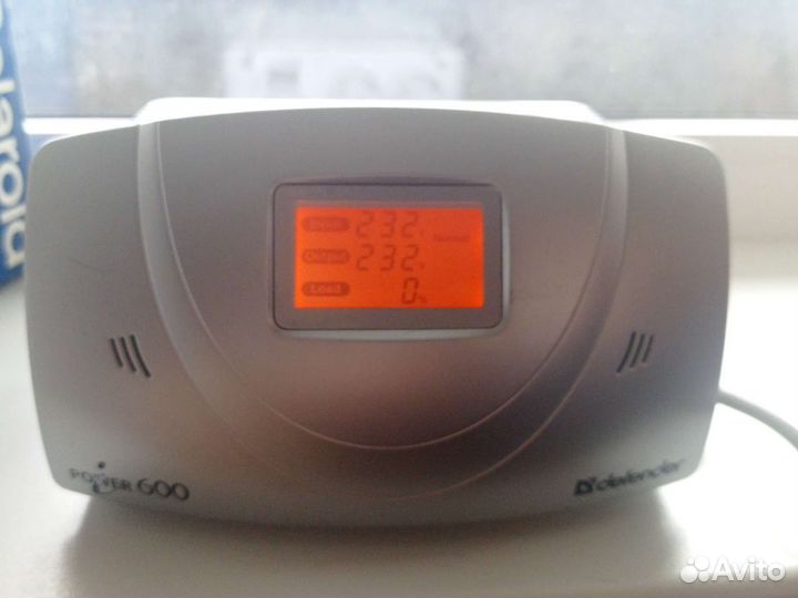 Стабилизатор напряжения Defender AVR iPower 600