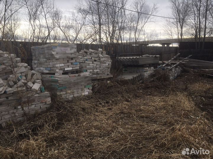 Кирпич бу