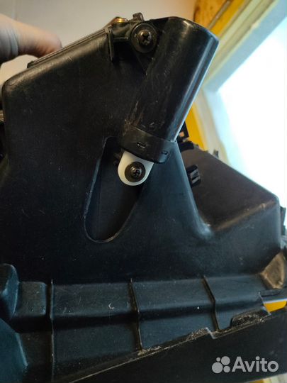 Ящик вещевой (бардачок) Toyota Harrier, Lexus RX-I