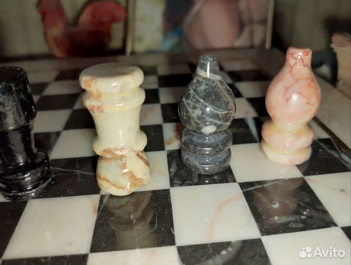 Шахматы из оникса и гранита