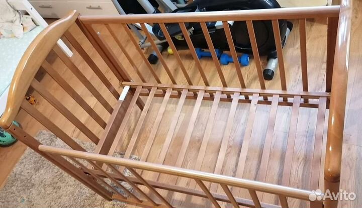 Детская кроватка с продольным маятником, матрац