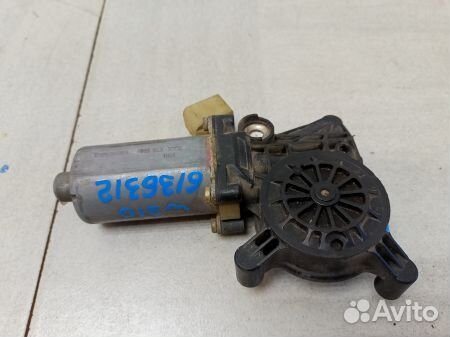 Моторчик переднего правого стеклоподъемника