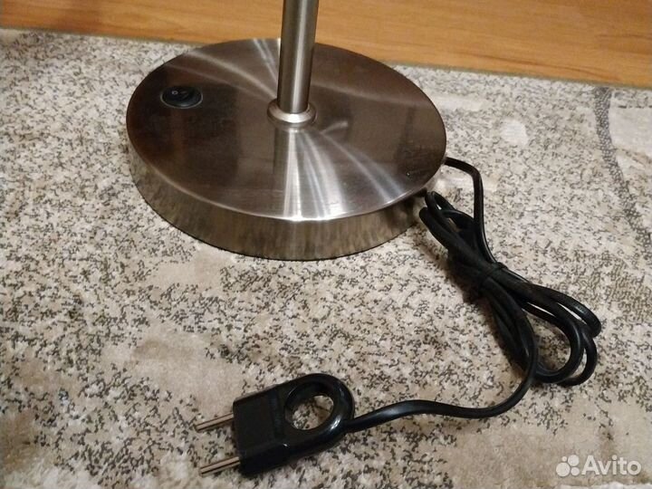 Лампа настольная