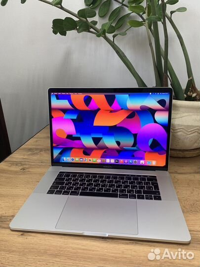 MacBook Pro 15 2016 i7 16gb 256gb