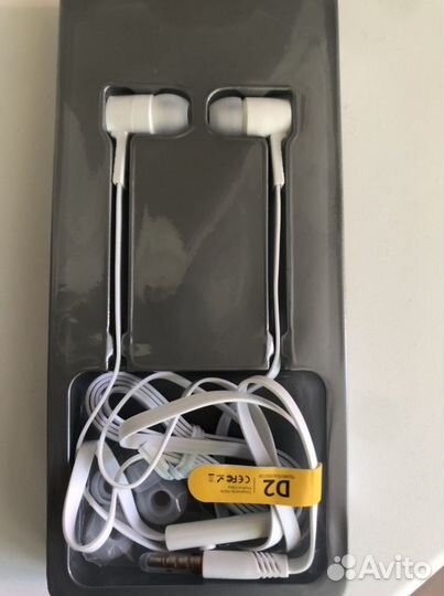 Наушники вакуумные Celebrat D2