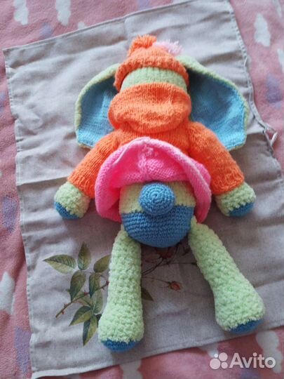 Заяц ручной работы вязаный