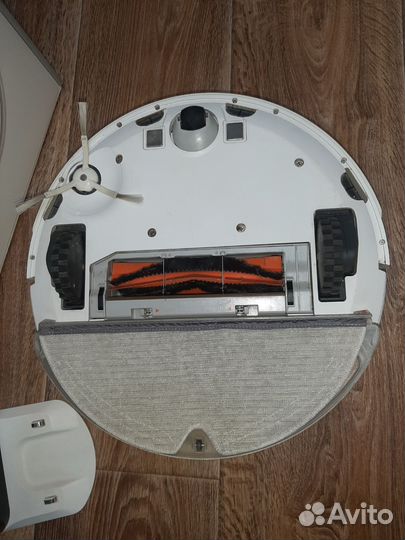 Продам робот пылесос Roborock s5 max