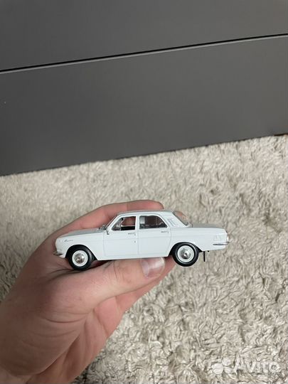 Модель автомобиля 1:43 Газ 24 Деагостини