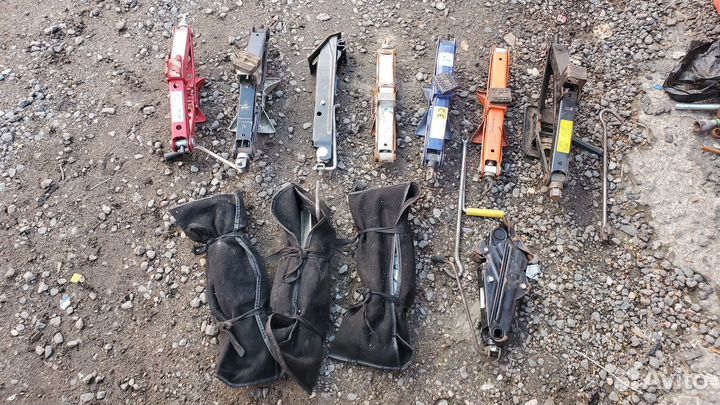 Домкрат механический винтовой