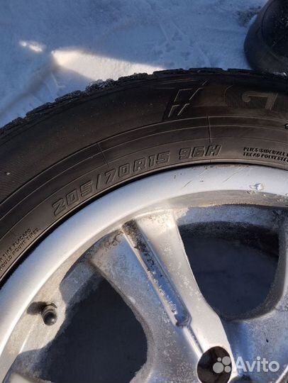 Комплект летних колес r15 Honda 205/70 r15