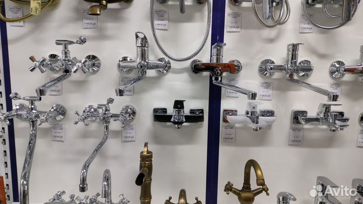 Душевые стойки и смесители