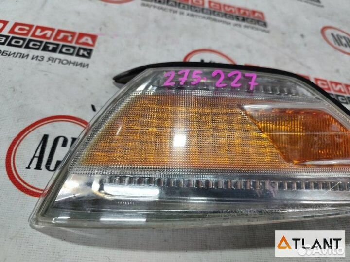 Габарит левый toyota mark II