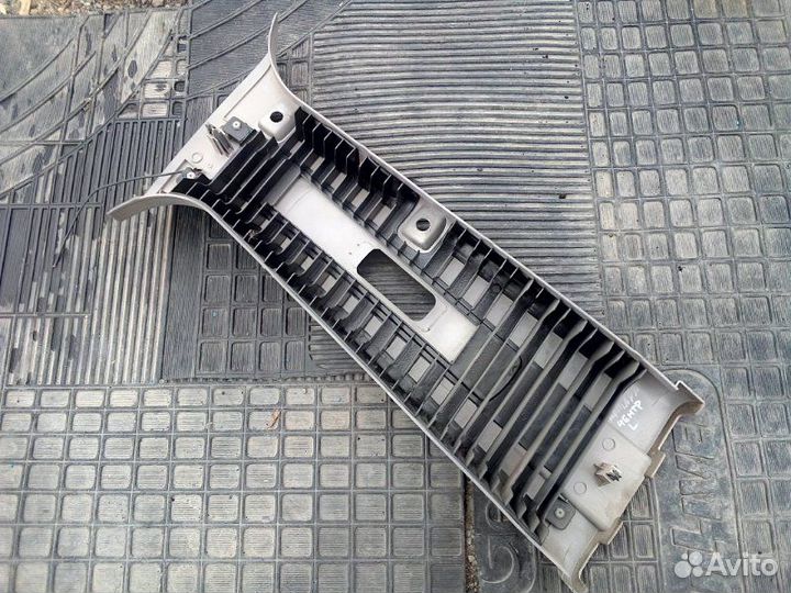 Обшивка стойки левая Nissan Armada VK56DE