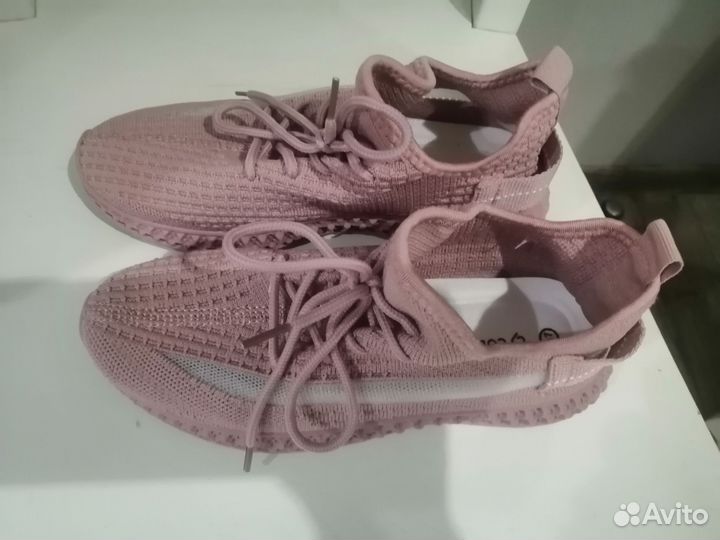 Кроссовки женские 37 размер