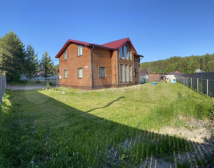 Дом 185 м² на участке 15 сот.