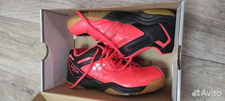 Кроссовки для бадминтона и тенниса yonex детские