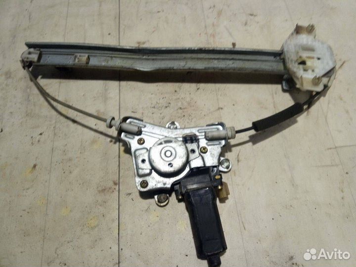 Моторчик стеклоподъемника задний правый 9882025100