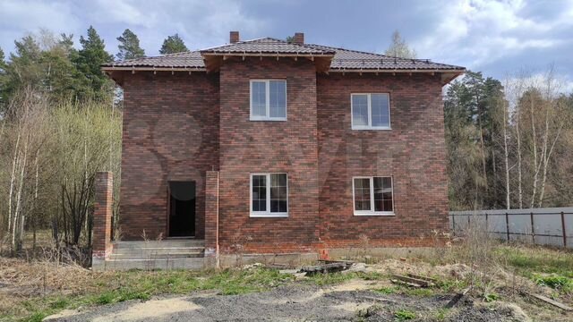 Коттедж 200 м² на участке 7 сот.